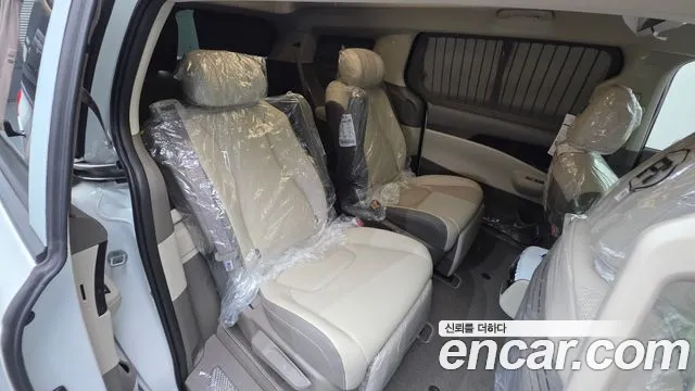 Kia Carnival Generation 4 — Фото автомобиля 17