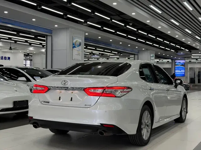 Toyota Camry — Фото автомобиля 6
