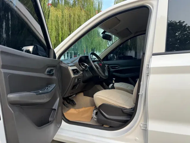 Wuling Hongguang — Фото автомобиля 15