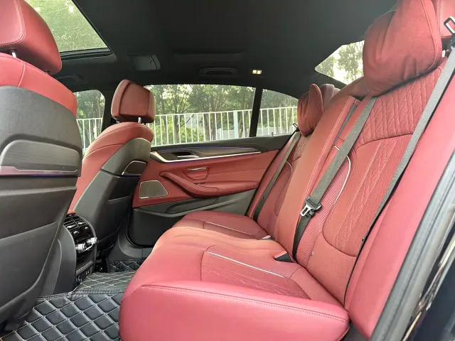 BMW 5 Series — Фото автомобиля 14