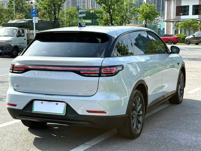 Leapmotor C11 — Фото автомобиля 7