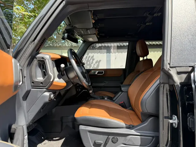 Ford Bronco — Фото автомобиля 12
