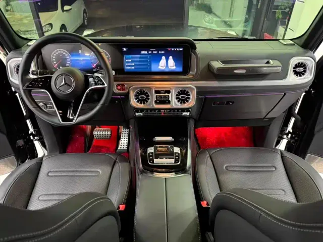 Mercedes-Benz G-Class — Фото автомобиля 10
