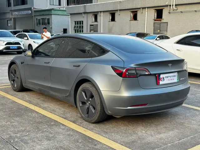 Tesla Model 3 — Фото автомобиля 14