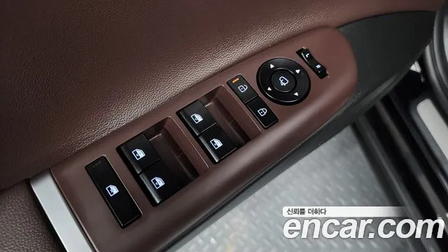 Hyundai Grandeur Grandeur (GN7) 2.5 Бензин 2WD — Фото автомобиля 25