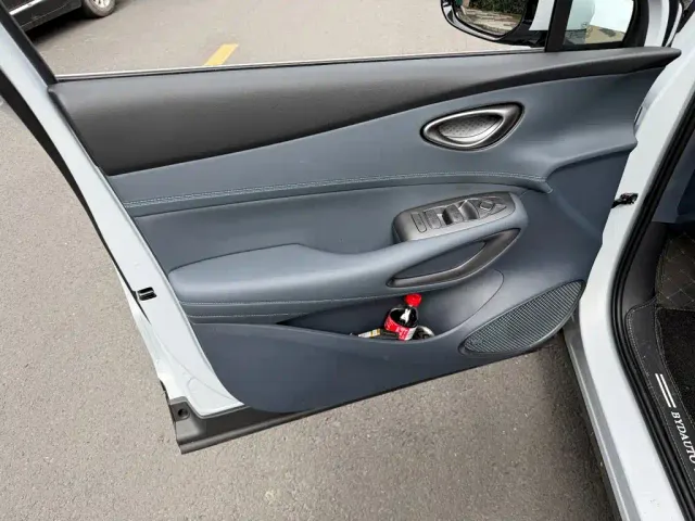 BYD Seal 05 DM-i — Фото автомобиля 6
