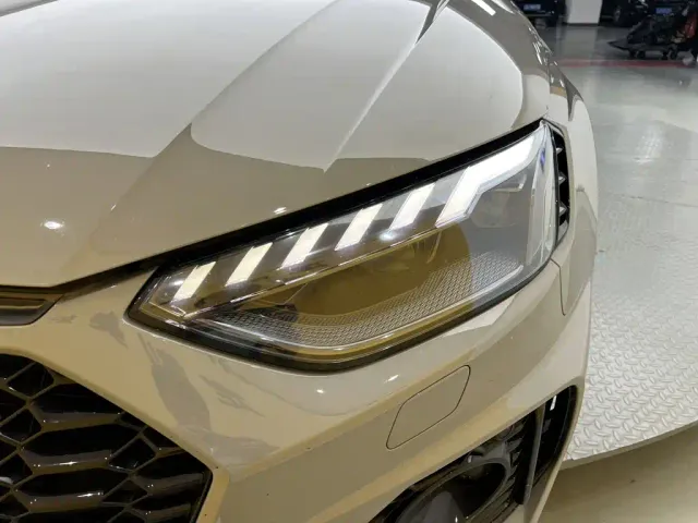 Audi RS 4 — Фото автомобиля 8