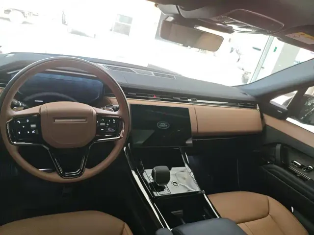 Land Rover Range Rover Sport — Фото автомобиля 7