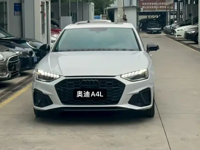 Audi A4L — Фото автомобиля 2
