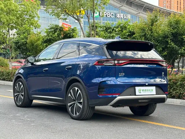 BYD Tang — Фото автомобиля 6