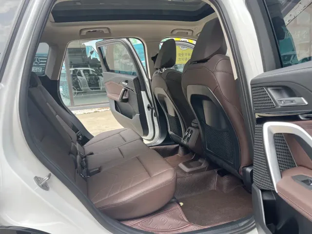 BMW X1 — Фото автомобиля 11