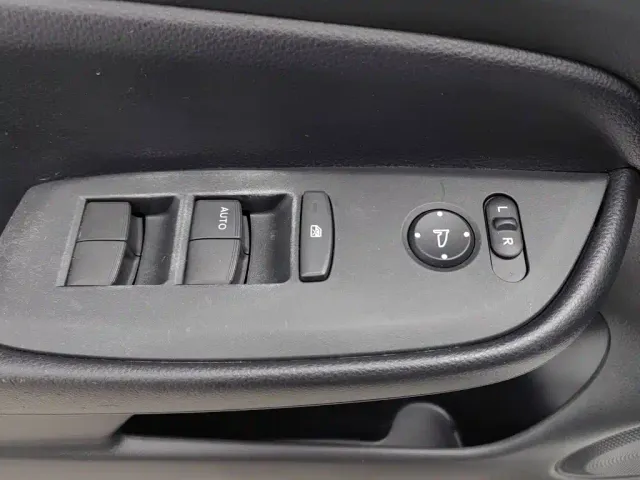 Honda Fit — Фото автомобиля 9