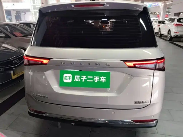 Wuling Jiachen — Фото автомобиля 5