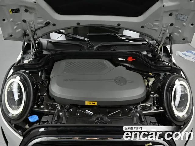 MINI Cooper Electric — Фото автомобиля 6