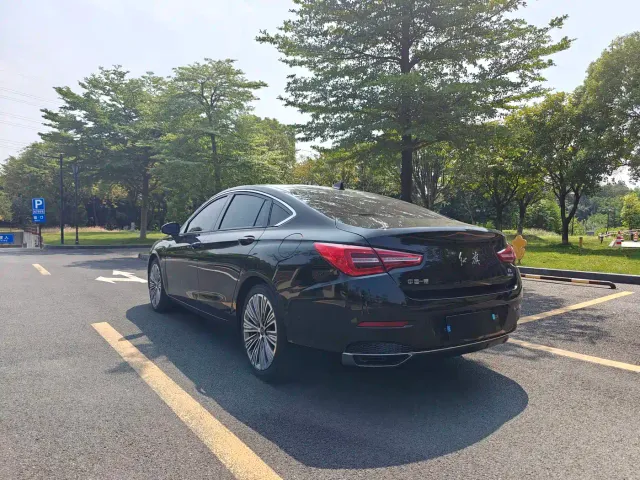 Hongqi H5 — Фото автомобиля 16