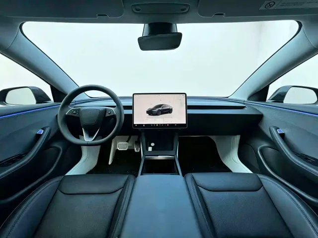 Tesla Model 3 — Фото автомобиля 7