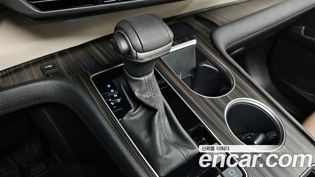 Toyota Sienna — Фото автомобиля 9
