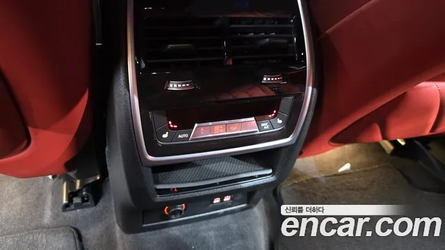 BMW XM — Фото автомобиля 18