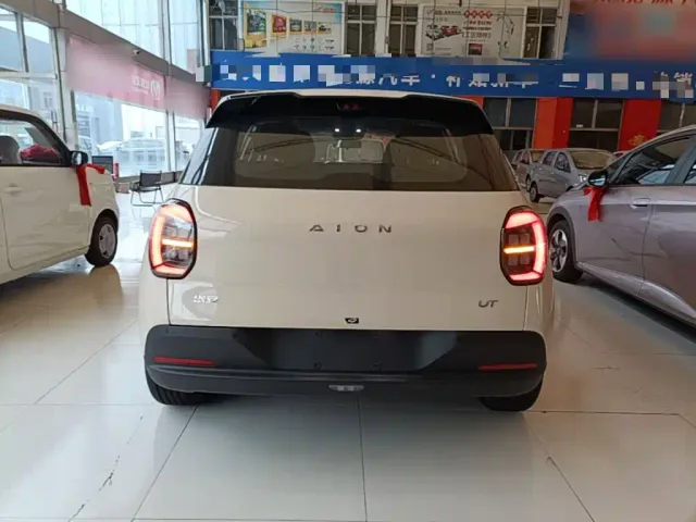 GAC Aion UT — Фото автомобиля 5
