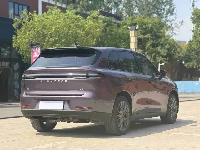Leapmotor C10 — Фото автомобиля 9