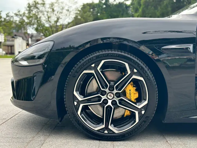 Xiaomi SU7 — Фото автомобиля 15