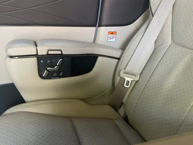 Toyota Vellfire — Фото автомобиля 12