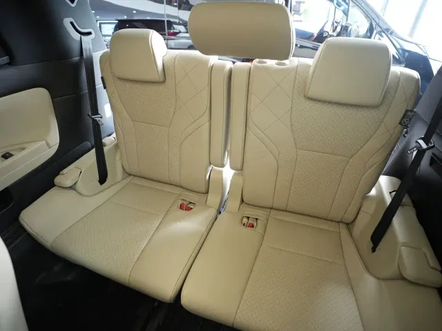 Toyota Alphard — Фото автомобиля 15