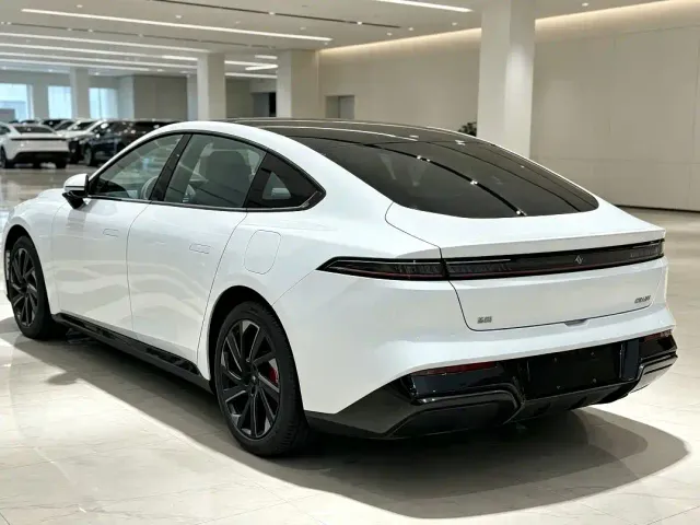 Dongfeng eπ 007 — Фото автомобиля 9