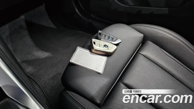 BMW i4 — Фото автомобиля 16