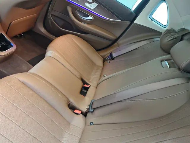 Mercedes-Benz E-Class — Фото автомобиля 10