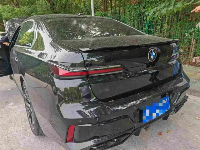 BMW 7 Series — Фото автомобиля 2