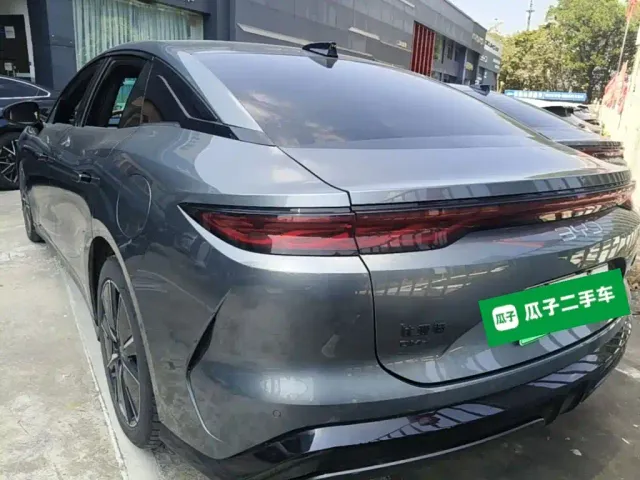 BYD Han L — Фото автомобиля 4