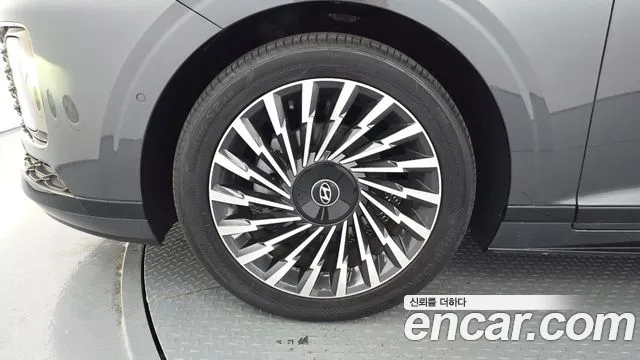 Hyundai Grandeur GN7 — Фото автомобиля 5