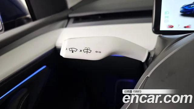 Tesla Model Y — Фото автомобиля 26
