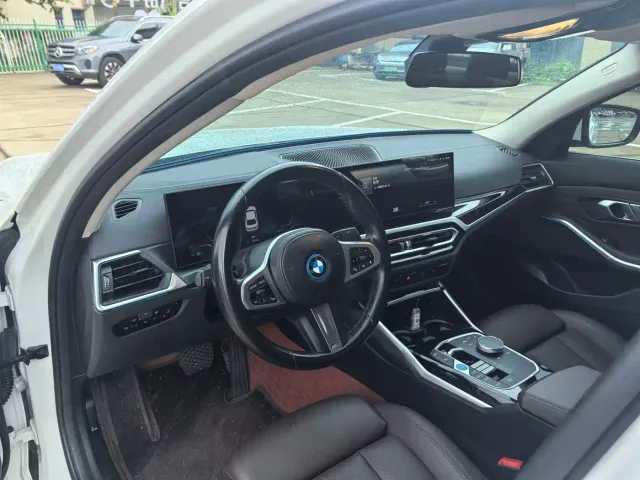 BMW i3 — Фото автомобиля 13