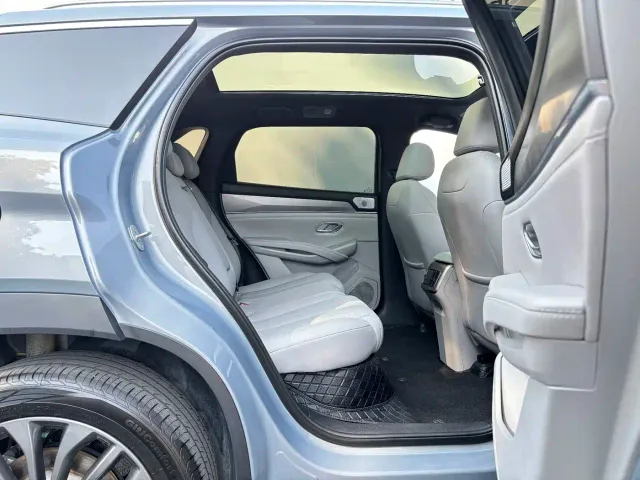 BYD Song Ultra — Фото автомобиля 21