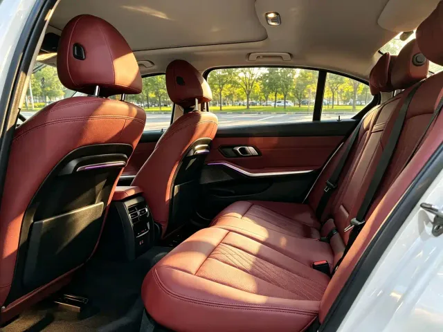 BMW 3 Series — Фото автомобиля 9