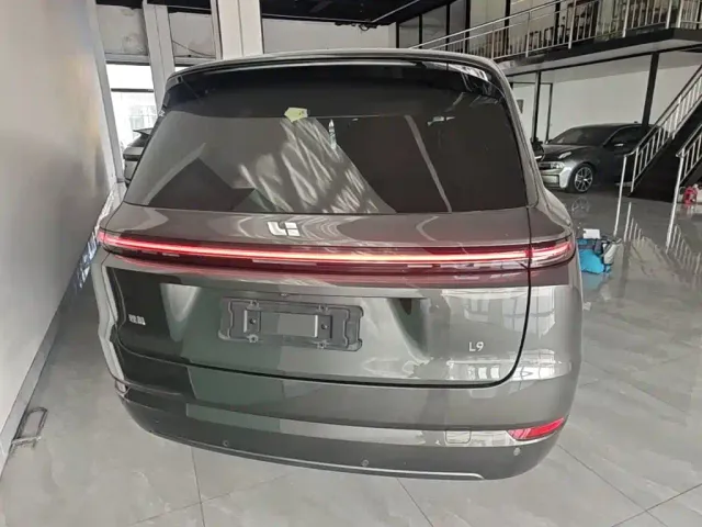 Li Auto L9 — Фото автомобиля 5