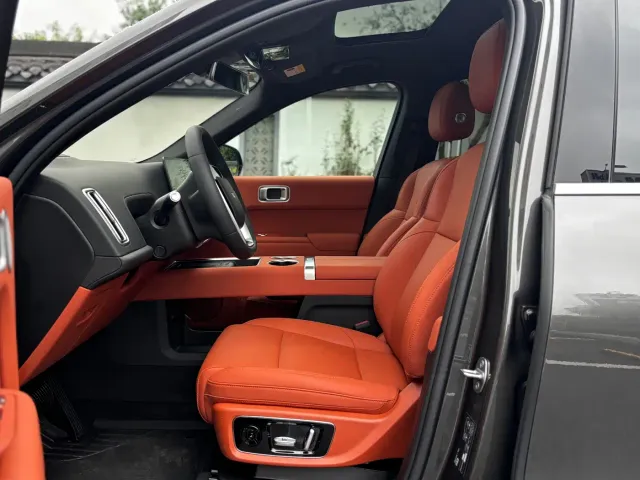 Li Auto L9 — Фото автомобиля 11