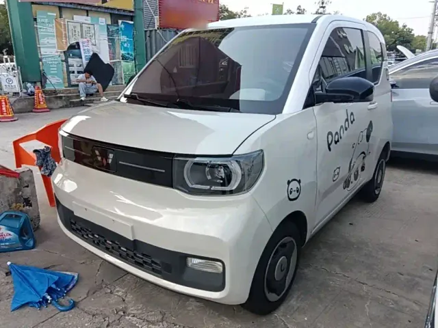 Фотография автомобиля — Wuling Hongguang Mini EV