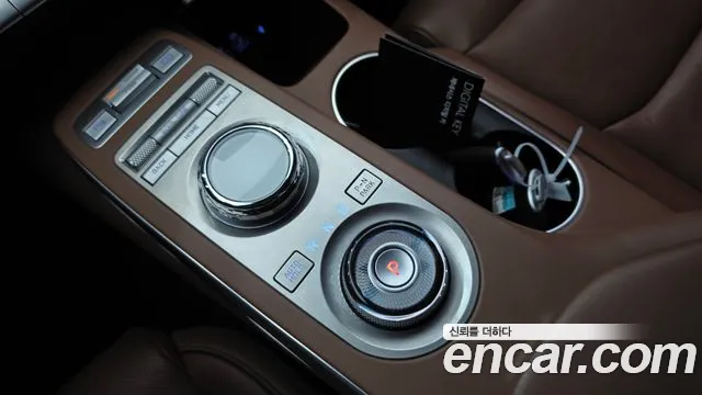 Genesis GV70 — Фото автомобиля 9