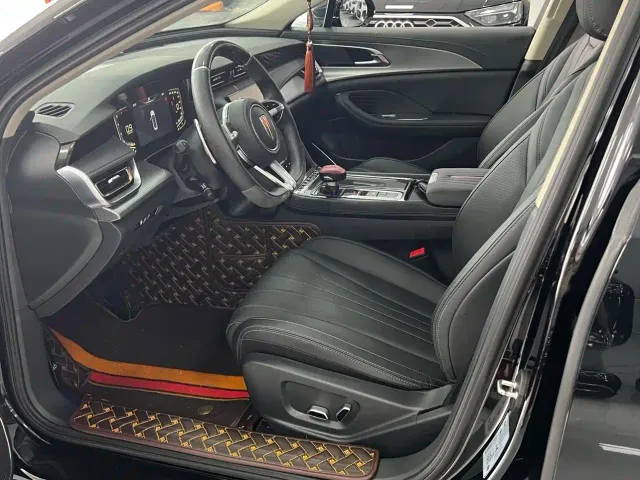 Hongqi H5 — Фото автомобиля 28