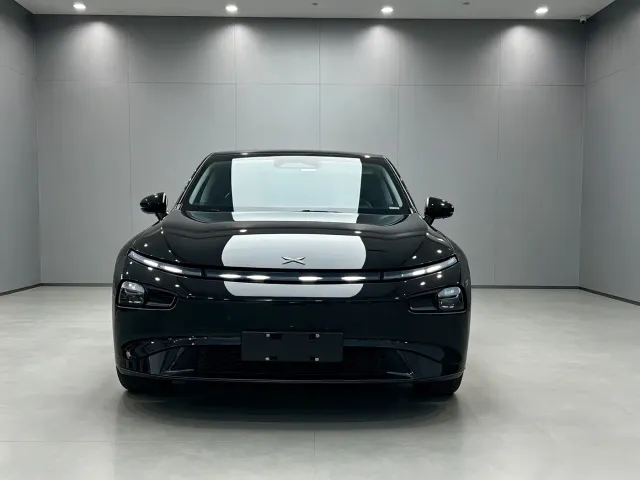 Xpeng P7 — Фото автомобиля 2