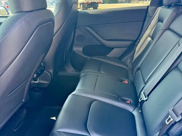 Tesla Model Y — Фото автомобиля 10