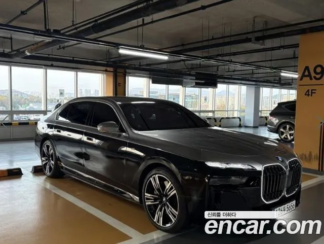 BMW 7 Series G70 — Фото автомобиля 3
