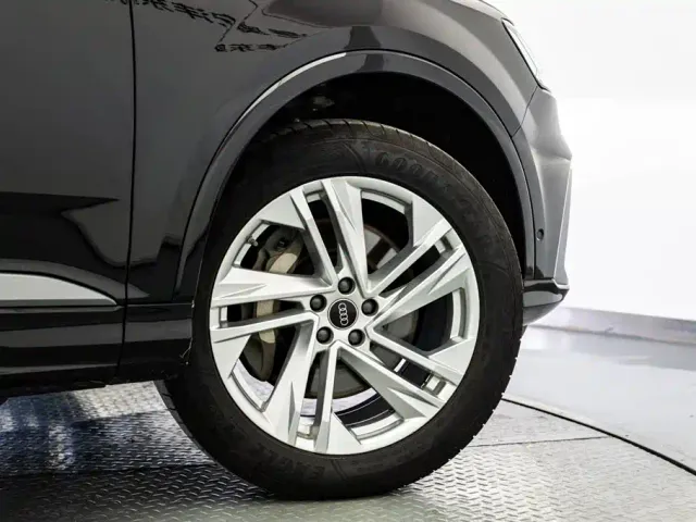 Audi Q7 — Фото автомобиля 21