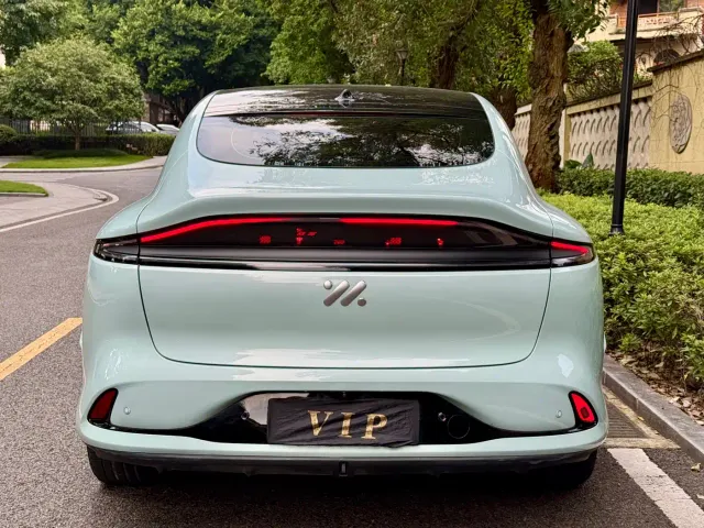 IM Motors LS6 — Фото автомобиля 6