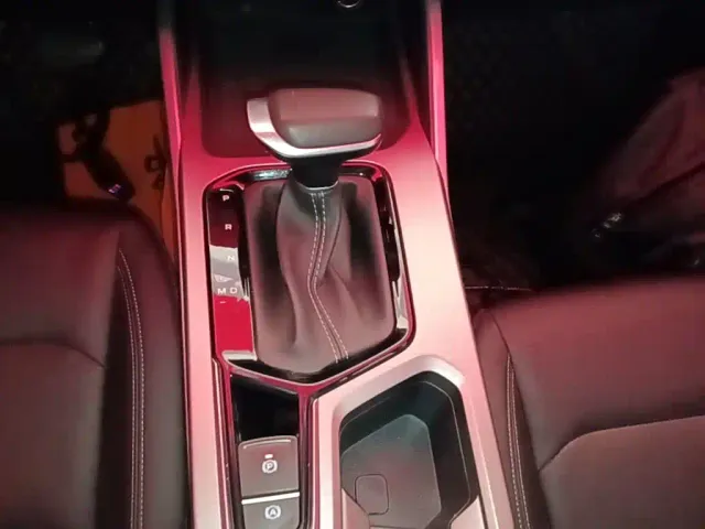 Geely Emgrand — Фото автомобиля 13