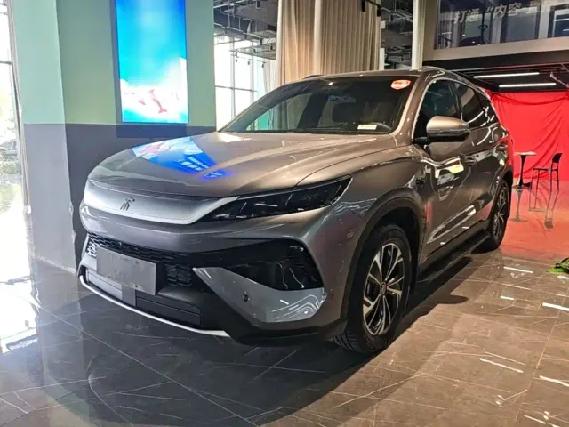 Фотография автомобиля — BYD Song Pro