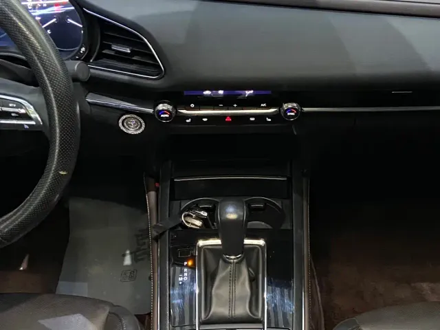 Mazda CX-30 — Фото автомобиля 20